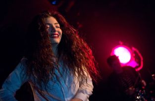 Lorde_in_Seattle_2013_-_2