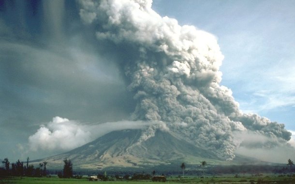 Pyroclastic flows sweep down the flanks of Mayon Volcano, Philippines, in 1984 (Wikipedia)